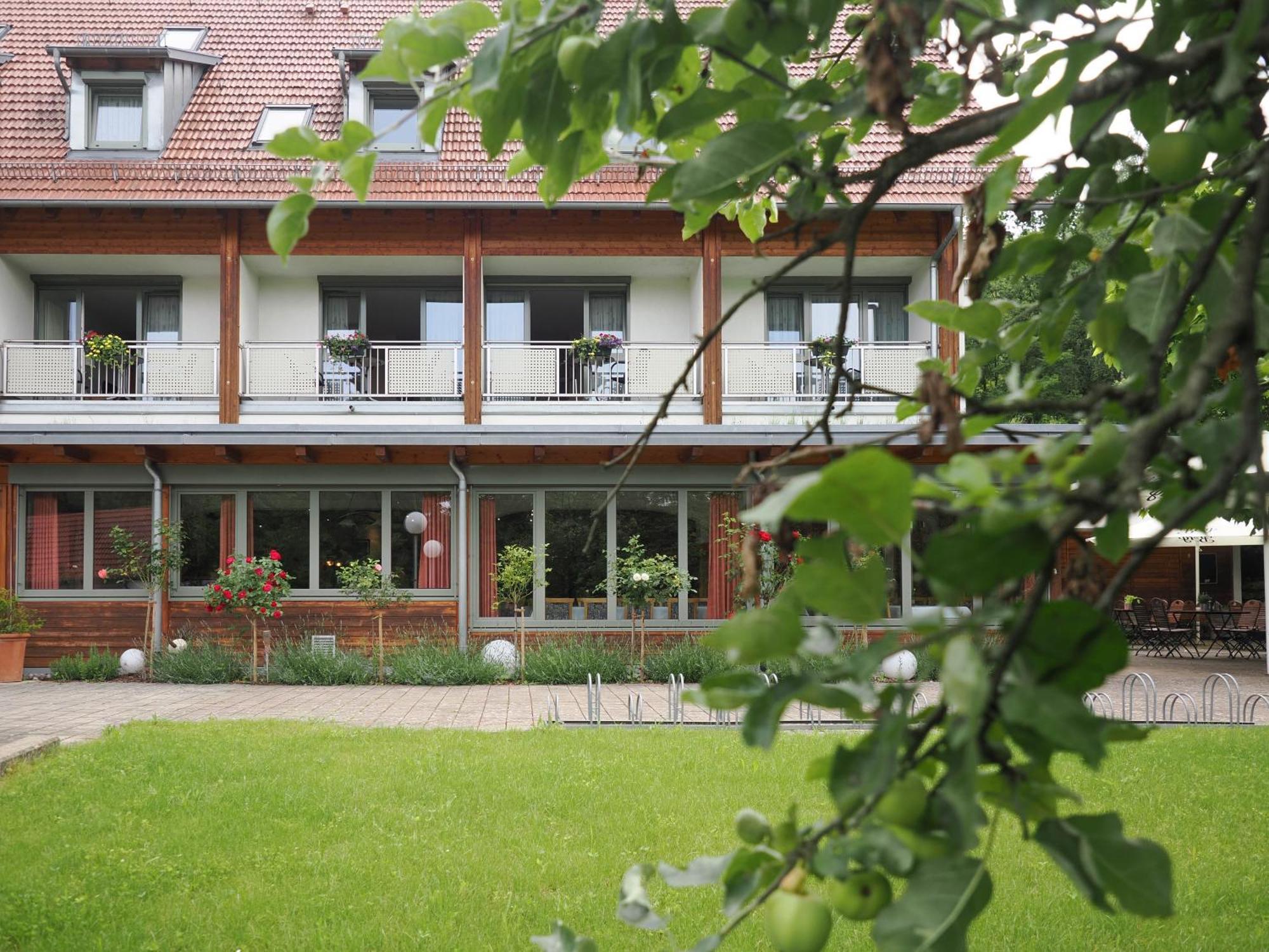 Landhotel Waldheim Pliezhausen Exterior photo